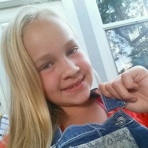 Meet your Posher, Val